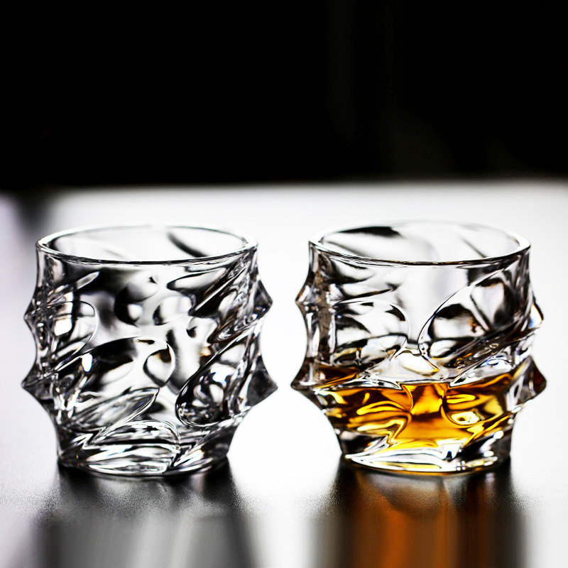 Wine Beer Whiskey - 透明なカクテルブランディカップ,家庭用ウイスキーグラス,北欧の外国の古典的なワイン,波状のビールカップ,2個セット,320ml