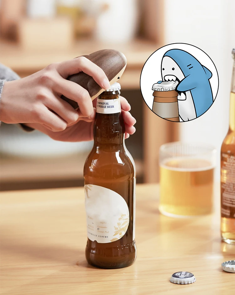 クリエイティブ木製サメ飾りビールボトルオープナー像ポータブル - Wine In Beer Bottle のレビューと価格